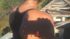 levei ela pra conhecer a ponte que o trem passava!!! a safada bombomd4 comecou chupar... os guardas chegou!!!  sem cortes