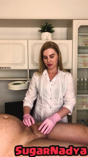 Professional training in lingamma massage on the example of the penis