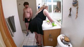 free use stepmom fucked while cleaning the bathroom