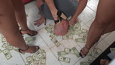 4 gostosas faz striper na tentativa de seduzir a gay que acabou mamando negao dotado