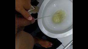 Dando um mij&atilde_o