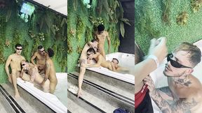 orgia com novinhos na jacuzzi