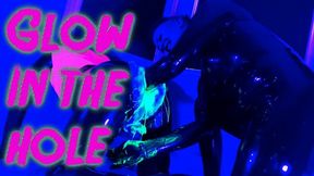 Glow in the Hole with Lady Valeska @mazmorbidfetish #fisting #anal