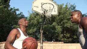 Blonde bitch's wet cunt gets drilled by a black dong