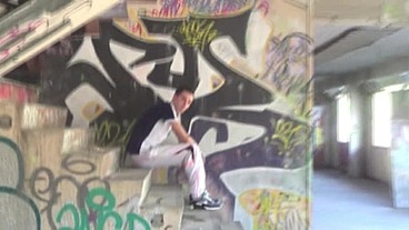 valerian fucked by fabien in exhib desaffected place