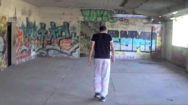 valerian fucked by fabien in exhib desaffected place