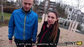 HUNT4K  She ripped her leggings and sucked stranger's cock in front of her BF for new ones