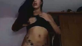 Jaw Dropping Shemale Playing Her Dick on Cam