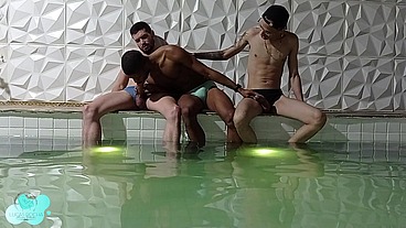 Lucao e Helyo fazendo James de marmita de casal