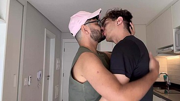 MARCOS GOIANO - PUTO ENRABADO PELO BOY DA ACADEMIA - DOTADO FODENDO O RABO DO GOIANO - SEXO GAY COM BOY DOTADO - METI A LÍNGUA NA BUNDA DO MEU AMIGO