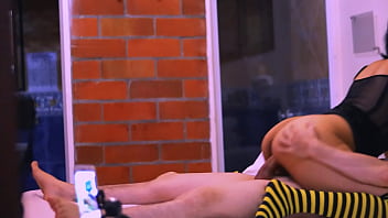 Madrastra y el fisioterapeuta del esposo.