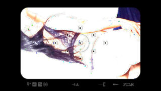 Orgazm, brutalny seks – POV domowy klip amatorki 18-letniej latynoskiej nastolatki, przyrodniej siostry, która ssie kutasa po analnym pieprzeniu