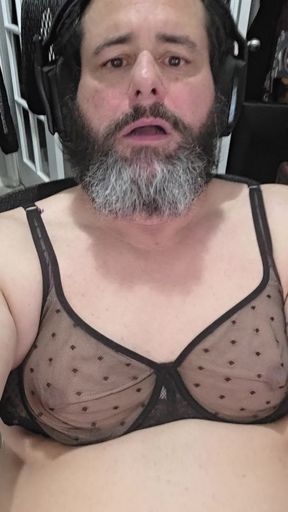 I'm a closeted sissy who loves cock, cum, and I need to worship men on my knees