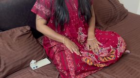 American shameless boy fucked his Indian sister-in-law and she gave him a perfect handjob with hindi conversation