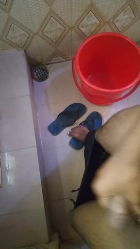 Desi amture boy pees and jark shaved dick alone