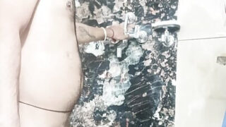 Индийский гей-любитель получает анальный секс от первого лица с мощным камшотом