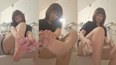 The sight and sound of my feet will drive you crazy