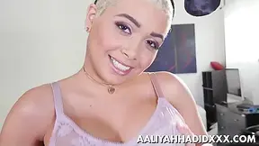 Grinds Till She Squirts - Aaliyah Hadid