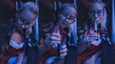 Blonde Babe smokin in Xmas lace puffin kink instead