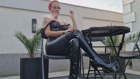 FULL LEATHER SMOKING SEDUCTION – SLOW DRAGS, DEEP EXHALES & CLOSE-UP TEASE