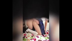 Con C&aacute_mara Escondida Se Follan a Estudiante Mexicana! Se Mete al Cuarto de su P y la Convence Para Coger llegando de la Escuela y Comerse el Semen al Final!