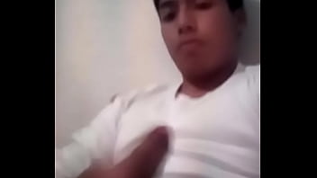 Caliente y se me ocurri&oacute_ jalar me la verga un rato