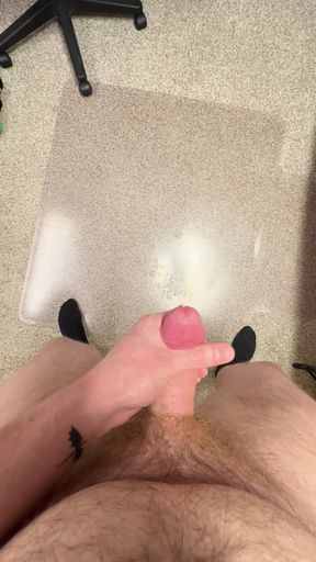 Tall Hairy Man Makes a Mess With His Huge Load