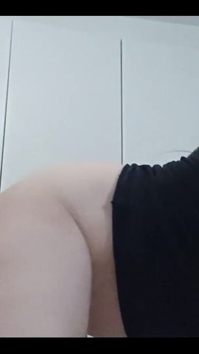 A Lil Bit of a Teasing Hoe