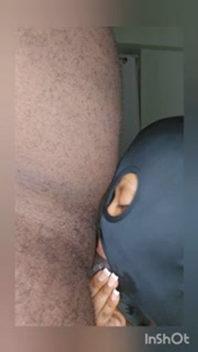 Lucky Guy Gets Sloppy Blowjob Until He Cums