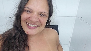 Ornesto da feira livre do meu bairro te vejo todo suado e corro para caasa me masturbar