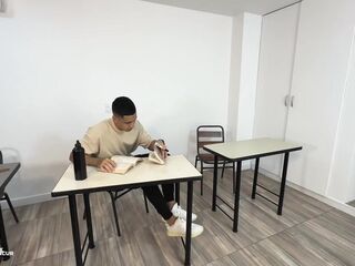 Students bang secretly from their teacher - Max Betancur and Carla Morelli