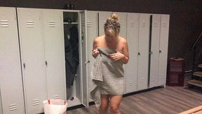 luna fucked and sodomized in the whirlpool of the swinger club
