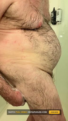 Coach Karl Soaps His Butt 7222