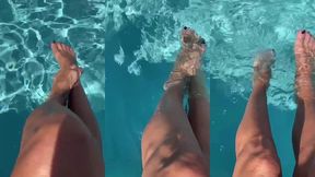 fetichiste des piedsvideo fetichiste des pieds au bord de la piscine tu ...