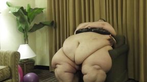 BigmommaKat lapsits little bulldog