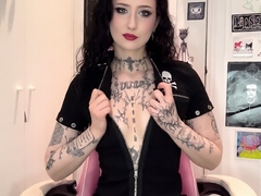 Sexy brunette wearing stockings masturbates webcam