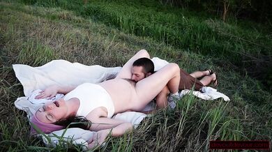 Chilly Outdoor Pussy Eating with Hairy MILF