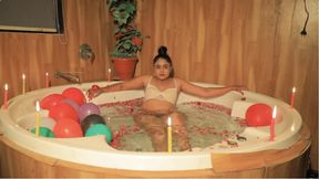 Full video of Pallavi Patil bathing in bathtub