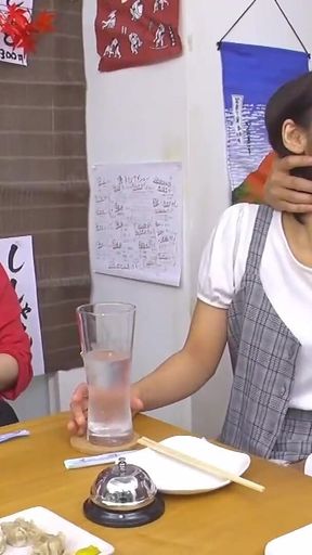Two Mature Women Who Walk Into the Izakaya, a Hotspot for Hookups 3-4