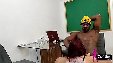 SURUBA COM A PROFESSORA INES VENTURA A ALUNA NOVA RUIVA MARY REDQUEEN E O TRAVESSO JEFAO - SURUBA WITH TEACHER INES VENTURA, NEW STUDENT MARY REDQUEEN AND NAUGHTY JEFAO
