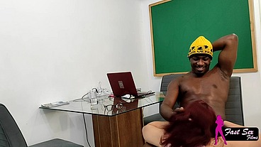SURUBA COM A PROFESSORA INES VENTURA A ALUNA NOVA RUIVA MARY REDQUEEN E O TRAVESSO JEFAO - SURUBA WITH TEACHER INES VENTURA, NEW STUDENT MARY REDQUEEN AND NAUGHTY JEFAO