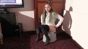 Peeing In The Portable Toilet (4K)