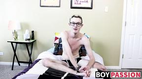 ”Hung blonde twink Hunter Reed works out his huge monter cock”