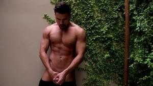 NextDoorMale: Muscular Stud Vincent Williams Jerks Off For The Camera