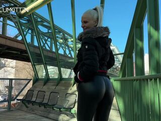 FICKDATE Public in der Schwebebahn klar gemacht - Für nen FACIAL nehm ich JEDEN mit nach Hause