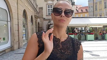 Tourist recognizes pornstar Dominno in the street and fucks her in his hotel