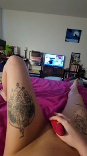 HOT MOANING GIRL SQUIRT ORGASME