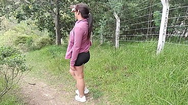 Me encontre a la esposa de mi mejor amigo y me invito a su casa a follar un rato