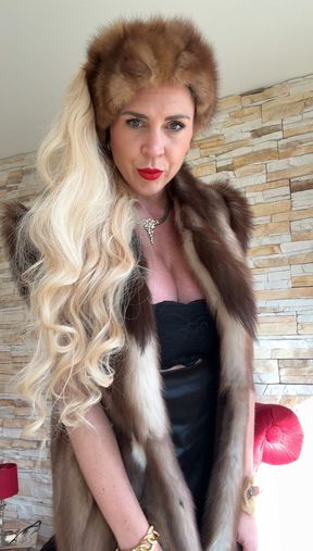 You can find all the links of Kate Monroe on my profile!<br />
Do you like fur??<br />
Do you like furs?