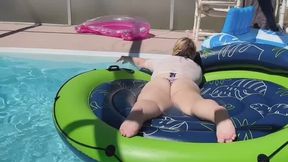 Booty Shaking booty on float